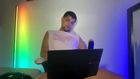 Snapshot of clarentz_baileys chatting on September 2025 04:57:02 AM Clarentz bby online show from September 2025 04:57:02 AM