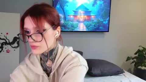 Snapshot of clarewoods chatting on November 2025 08:03:02 AM Sophie online show from November 2025 08:03:02 AM