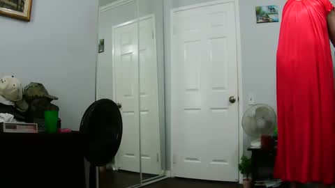 Claudia online show from February 2025 05:20:01 PM