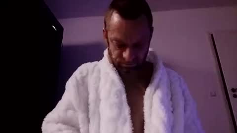 Florian online show from December 2025 04:39:02 AM