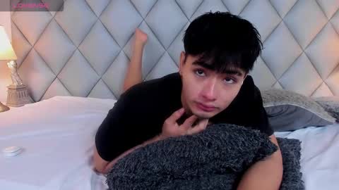 clement_reyes online show from December 2025 02:00:02 PM