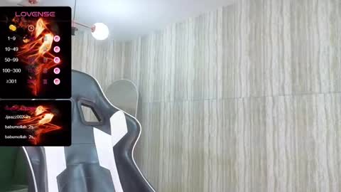 Snapshot of clementine_t chatting on September 2025 02:55:01 PM Clementine online show from September 2025 02:55:01 PM