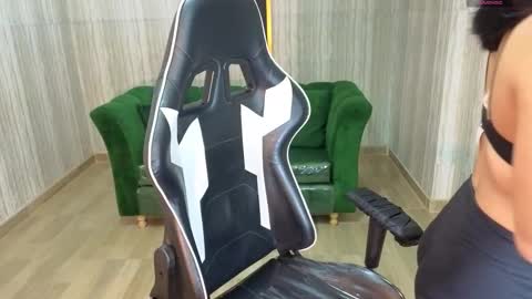 Snapshot of clementine_t chatting on October 2025 12:17:01 PM Clementine online show from October 2025 12:17:01 PM