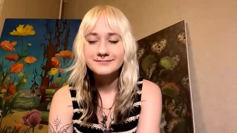 Snapshot of clementinehollner chatting on October 2025 05:24:02 PM Jenny online show from October 2025 05:24:02 PM