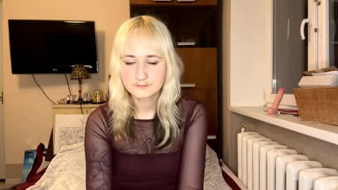 Snapshot of clementinehollner chatting on November 2025 06:32:01 PM Jenny online show from November 2025 06:32:01 PM