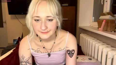 Snapshot of clementinehollner chatting on November 2025 06:52:01 PM Jenny online show from November 2025 06:52:01 PM