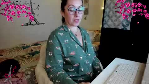 cleo_christmas online show from February 2026 01:03:02 AM