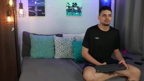 Snapshot of cleoanubis_ chatting on November 2025 07:53:02 AM Girl Juliana and Federico online show from November 2025 07:53:02 AM