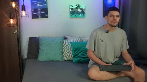 Snapshot of cleoanubis_ chatting on January 2026 06:19:01 AM Girl Juliana and Federico online show from January 2026 06:19:01 AM