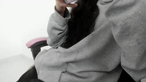 Snapshot of cleosexxx chatting on September 2025 06:54:01 PM cleo y maikol online show from September 2025 06:54:01 PM