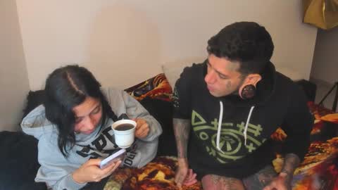 Snapshot of cleosexxx chatting on October 2025 08:28:01 AM cleo y maikol online show from October 2025 08:28:01 AM