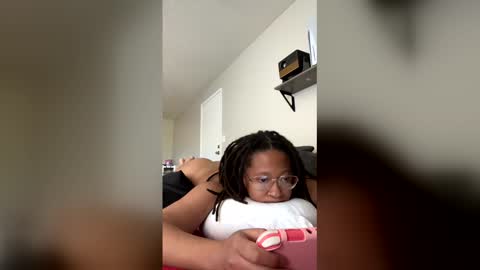 High Queen Clio online show from March 2026 04:21:02 PM