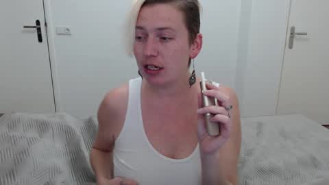 Syl  online show from February 2025 06:02:02 PM