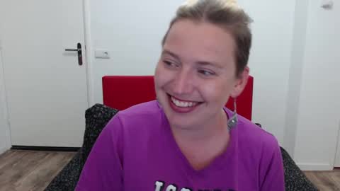 Syl  online show from March 2025 06:12:02 PM