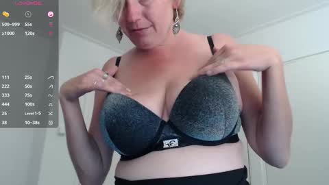 Syl  online show from September 2025 09:23:02 AM