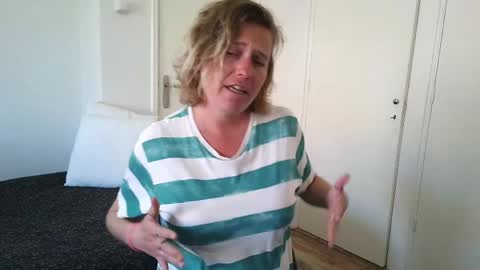 Syl  online show from April 2026 02:48:02 PM