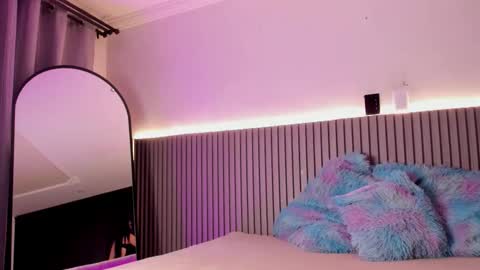 cloe__weest online show from January 2026 11:25:01 AM