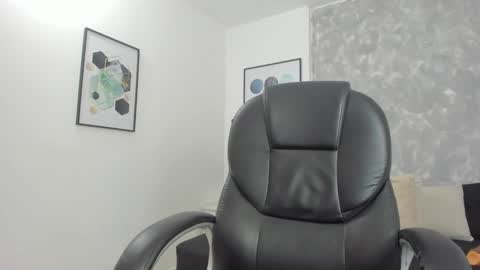 Snapshot of cloe_amazingg chatting on December 2024 12:52:02 AM Cloe online show from December 2024 12:52:02 AM