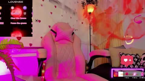 Snapshot of cloe_morningstarr chatting on October 2025 10:20:02 PM Cloe online show from October 2025 10:20:02 PM