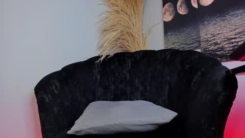 Snapshot of cloe_morningstarr chatting on November 2025 06:32:01 PM Cloe online show from November 2025 06:32:01 PM