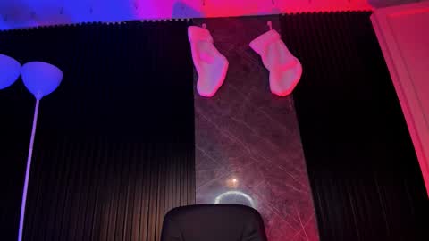 Snapshot of cloe_morningstarr chatting on December 2025 04:48:02 PM Cloe online show from December 2025 04:48:02 PM