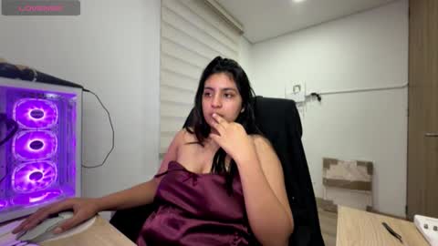 cloe small online show from March 2026 11:04:01 AM