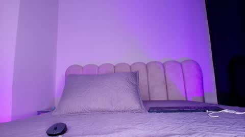 Snapshot of cloe_stanfort chatting on December 2025 07:33:02 PM Cloe Stanfort online show from December 2025 07:33:02 PM