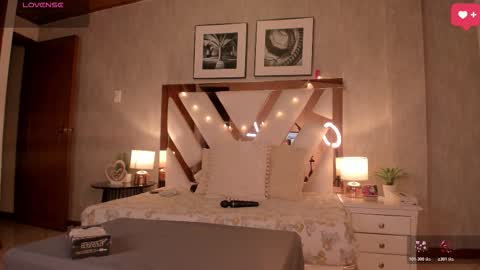 Snapshot of cloe_x_billy chatting on November 2025 08:00:01 PM Cloe x Billy online show from November 2025 08:00:01 PM