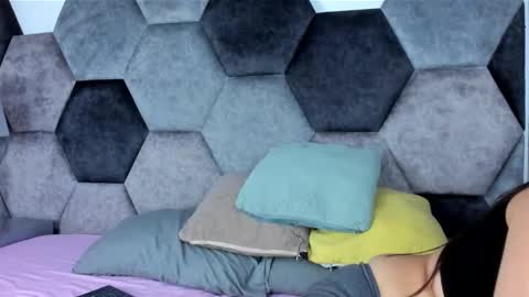 Cloe and Roman online show from October 2025 12:18:02 PM