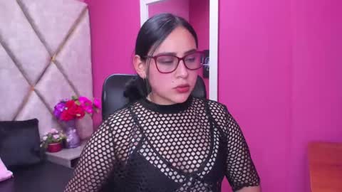 Snapshot of cloebonnie chatting on September 2025 09:37:01 PM CloeBonnie online show from September 2025 09:37:01 PM