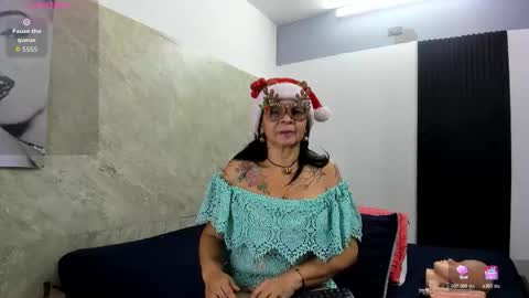 Snapshot of cloee_rabbyt chatting on December 2025 11:15:02 AM CLOE online show from December 2025 11:15:02 AM