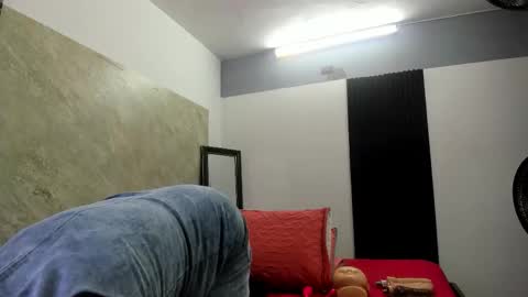 Snapshot of cloee_rabbyt chatting on December 2025 10:54:02 AM CLOE online show from December 2025 10:54:02 AM