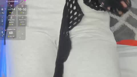 Snapshot of cloeparker_ chatting on December 2025 11:27:02 AM cloeparker_ online show from December 2025 11:27:02 AM