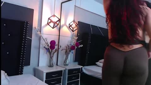 Cloe Stron online show from October 2025 12:50:01 PM