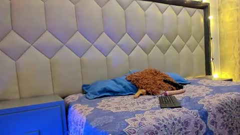 Snapshot of cloeygraweing chatting on October 2025 06:40:02 PM cloeygraweing online show from October 2025 06:40:02 PM