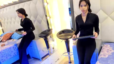 Snapshot of cloeygraweing chatting on October 2025 04:27:02 PM cloeygraweing online show from October 2025 04:27:02 PM