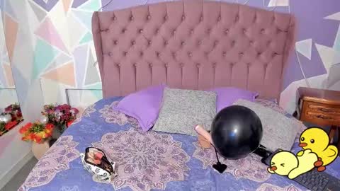 Snapshot of cloeygraweing chatting on November 2025 07:03:02 PM cloeygraweing online show from November 2025 07:03:02 PM