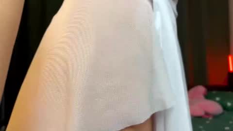 Snapshot of cloud_on_you chatting on October 2025 04:13:02 PM Jenny online show from October 2025 04:13:02 PM