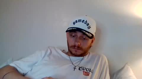 Snapshot of cloudyydayzz chatting on March 2026 01:42:01 AM tallhungandcloudy online show from March 2026 01:42:01 AM