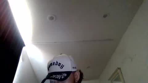 tallhungandcloudy online show from May 2026 10:48:01 PM