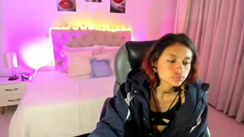 emely dolce online show from September 2025 03:33:02 AM