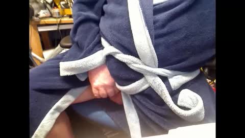 Snapshot of clunk0 chatting on October 2025 12:30:02 AM Clunk online show from October 2025 12:30:02 AM