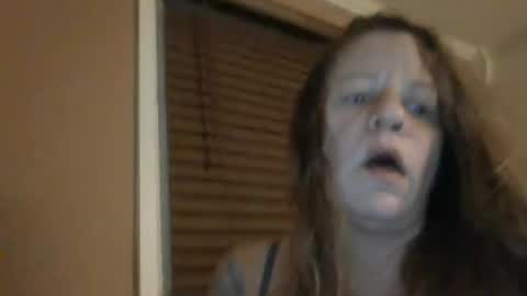 Snapshot of cmorrah chatting on November 2025 06:03:01 AM Cmoto online show from November 2025 06:03:01 AM