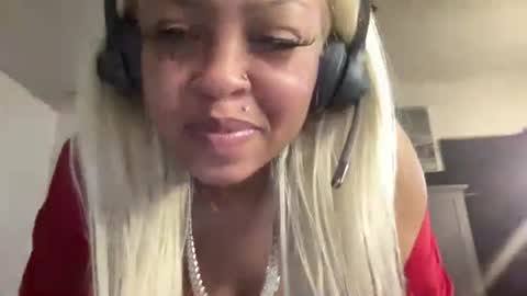 Snapshot of cocanutt_ chatting on February 2025 01:01:01 PM CocaNutt online show from February 2025 01:01:01 PM