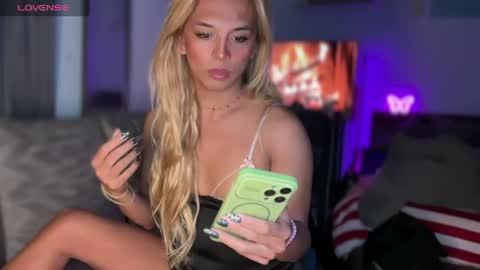 Snapshot of cockprincess_dianna chatting on April 2026 10:56:02 PM PrincessDianna IslandGirl CUMSHOW in PVT and PASSWORDSHOW online show from April 2026 10:56:02 PM
