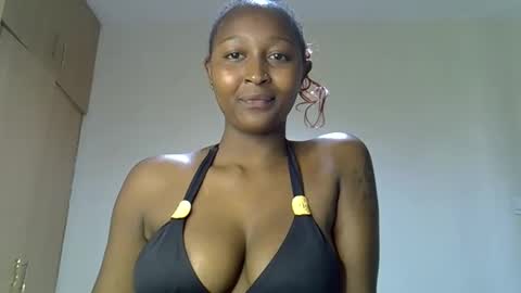 Snapshot of coco_babyy chatting on November 2025 11:42:02 AM bella online show from November 2025 11:42:02 AM