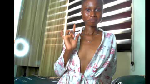 Snapshot of coco_petitqueen chatting on January 2025 11:17:01 AM coco_petitqueen online show from January 2025 11:17:01 AM