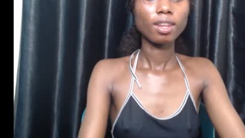 Snapshot of coco_petitqueen chatting on October 2025 10:23:02 AM coco_petitqueen online show from October 2025 10:23:02 AM