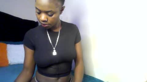 Snapshot of cocolatti1 chatting on October 2025 06:52:02 PM coco online show from October 2025 06:52:02 PM