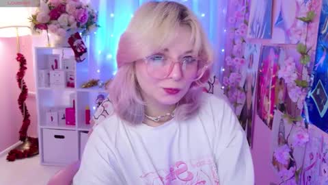 Mia online show from December 2025 09:10:02 PM